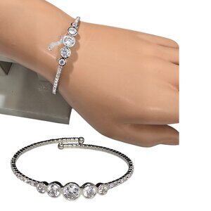 Women's Dainty Cubic Zirconia Adjustable Bracelet NWOT